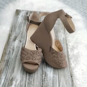 Jessica Simpson Wedges